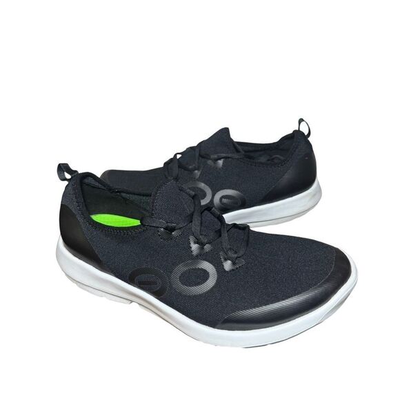 Black and White Athletic Sneakers Oofos slip on size 11 main image 4